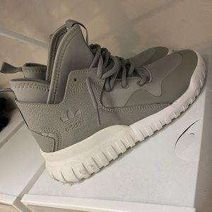 Adidas tubulars youth 5